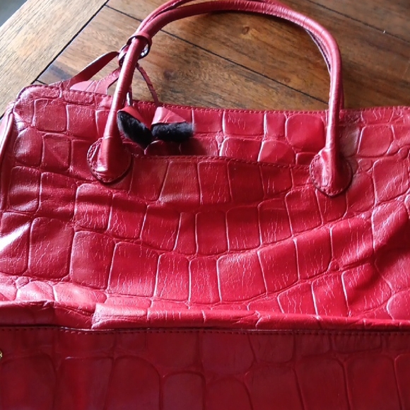 Antonio Melani Elegant Red Crocodile-Embossed Women's Bag